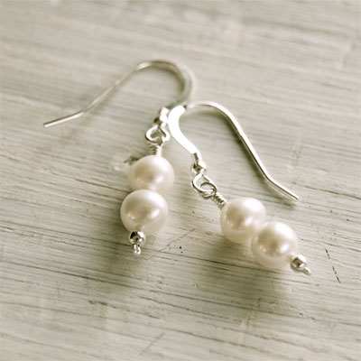 lisa-leonard-giveaway cream freshwater pearl drop earrings