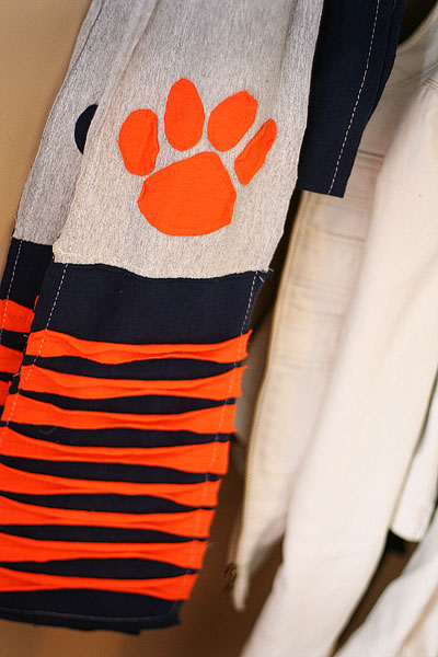 Auburn Tigers Pawprint Tshirt Scarf Tutorial & Pattern
