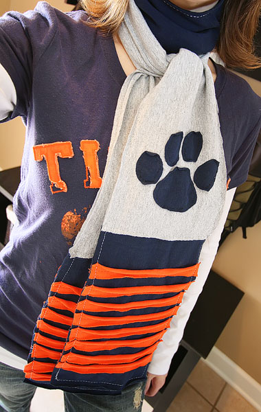 Auburn Tigers Pawprint Tshirt Scarf Tutorial & Pattern