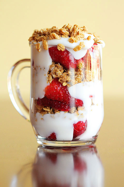 fruit and yogurt parfait-04