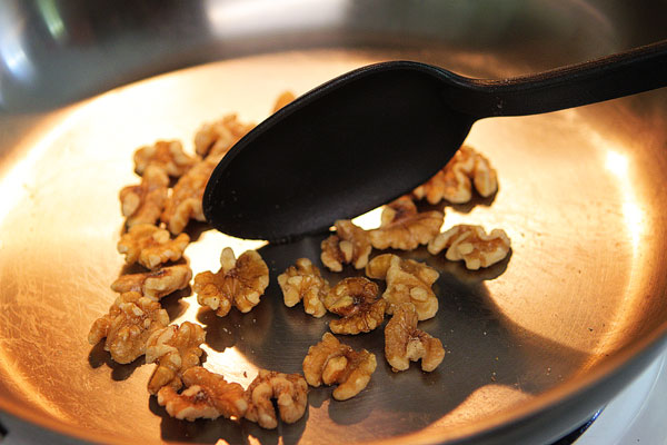 brown-butter-ravioli-with-rotisserie-chicken-toasted-walnuts-and-crispy-sage-11