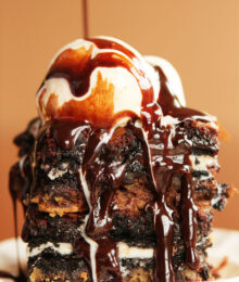 https://www.kevinandamanda.com/wp-content/uploads/2011/05/Ultimate-Chocolate-Chip-Cookie-n-Oreo-Fudge-Brownie-Bar-12-220x260.jpg