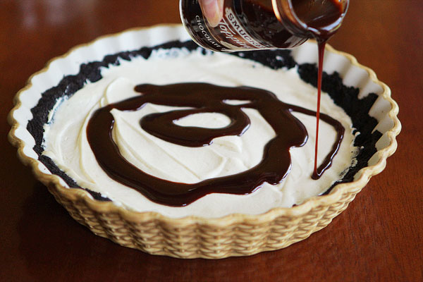 Peanut Butter Oreo Ice Cream Cake - An Easy Homemade Ice Cream Cake Recipe