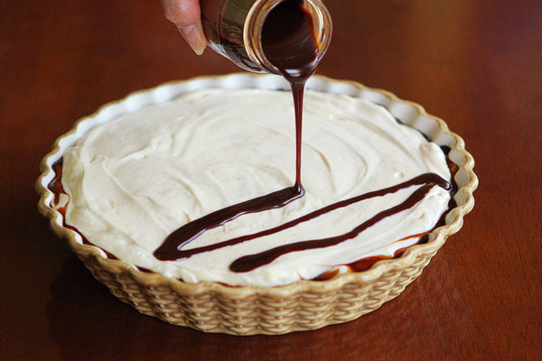 Peanut Butter Oreo Ice Cream Cake - An Easy Homemade Ice Cream Cake Recipe