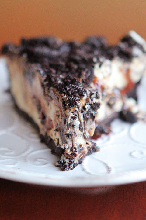 Peanut Butter Oreo Ice Cream Cake - An Easy Homemade Ice Cream Cake Recipe