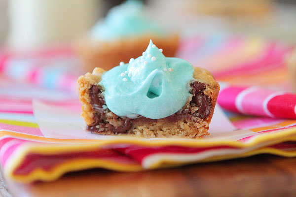 Baby Blue Chocolate Chip Oatmeal Cookie Cups | A Baby Shower for Maria