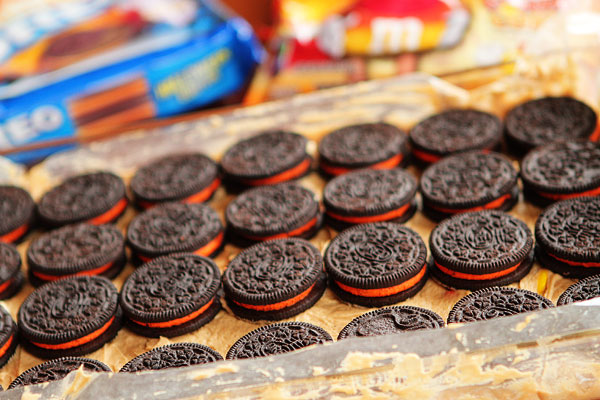 Ultimate Halloween Peanut Butter Oreo Brownie Bar