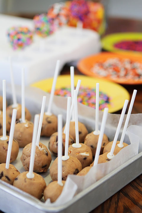 Halloween Cookie Dough Pops Tutorial