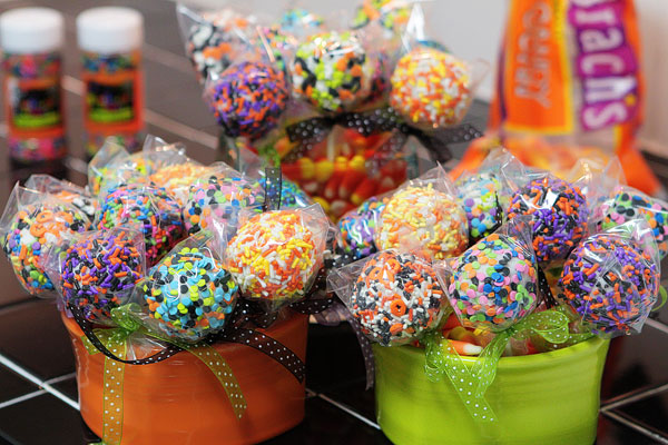 Halloween Cookie Dough Pops Tutorial