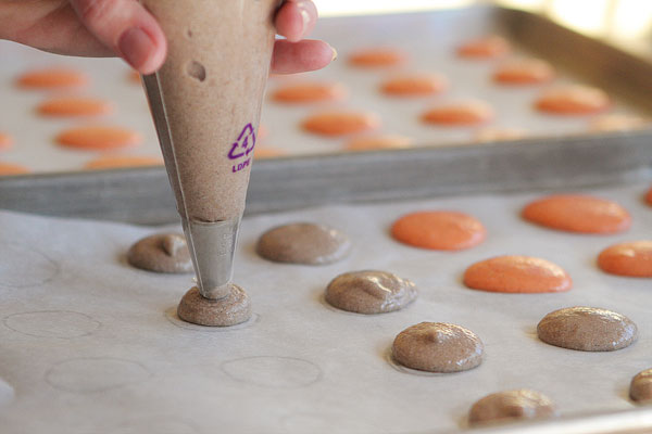 Halloween French Macarons | Failproof Step by Step Photo Recipe & Tutorial