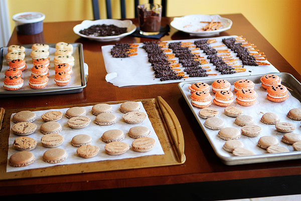 Halloween French Macarons | Failproof Step by Step Photo Recipe & Tutorial