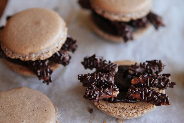 Halloween French Macarons | Failproof Step by Step Photo Recipe & Tutorial