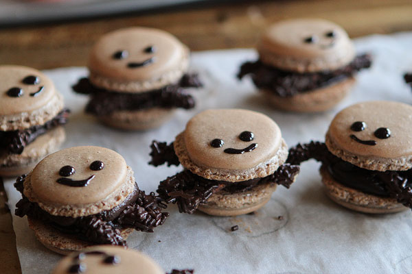 Halloween French Macarons | Failproof Step by Step Photo Recipe & Tutorial