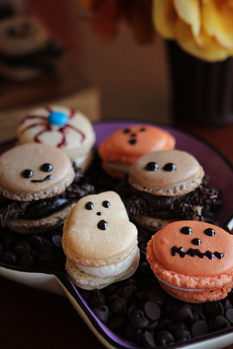 Halloween French Macarons | Failproof Step by Step Photo Recipe & Tutorial