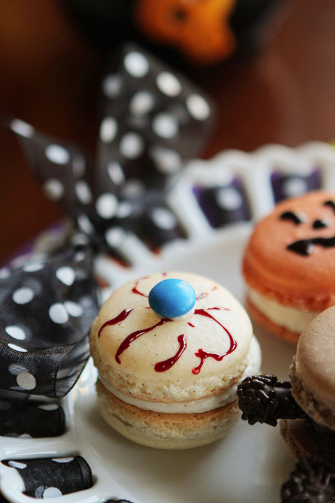 Halloween French Macarons | Failproof Step by Step Photo Recipe & Tutorial