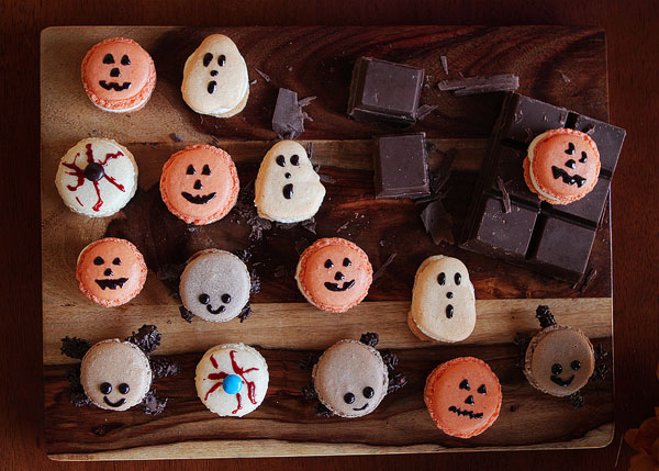 Halloween French Macarons | Failproof Step by Step Photo Recipe & Tutorial