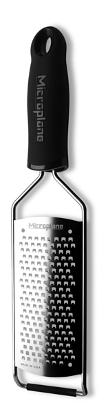 https://www.kevinandamanda.com/wp-content/uploads/2011/11/Microplane-Gourmet-Series-Coarse-Grater.jpg