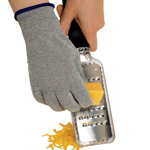 https://www.kevinandamanda.com/wp-content/uploads/2011/11/microplane-cut-resistant-glove.jpg