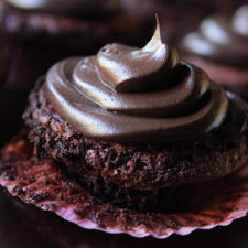Brownie Batter Chocolate Fudge Cupcakes | The BEST Cupcakes Recipe