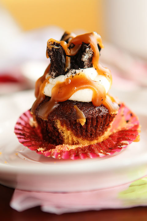 Mini Peanut Butter Oreo Chocolate Fudge Swirl Cupcakes