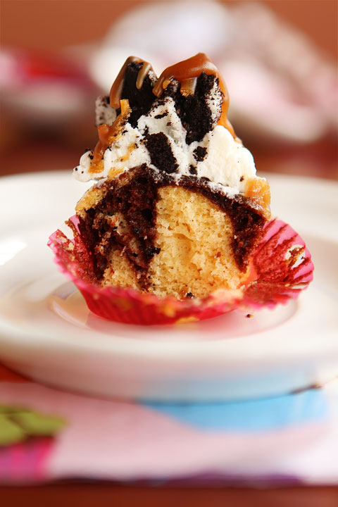 Mini Peanut Butter Oreo Chocolate Fudge Swirl Cupcakes