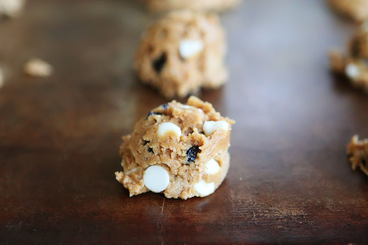 Cinnamon Blueberry Biscoff Breakfast Cookies