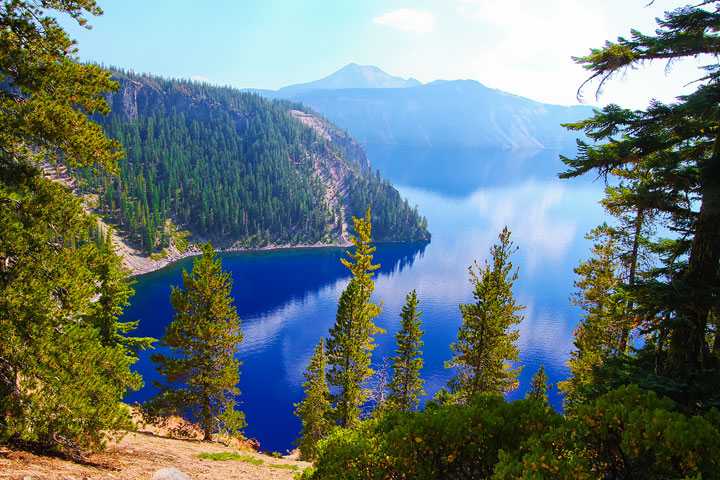 { PHOTOS } Crater Lake, Oregon: Home of the remarkably blue, crystal clear waters of the nation's deepest lake. www.kevinandamanda.com #travel