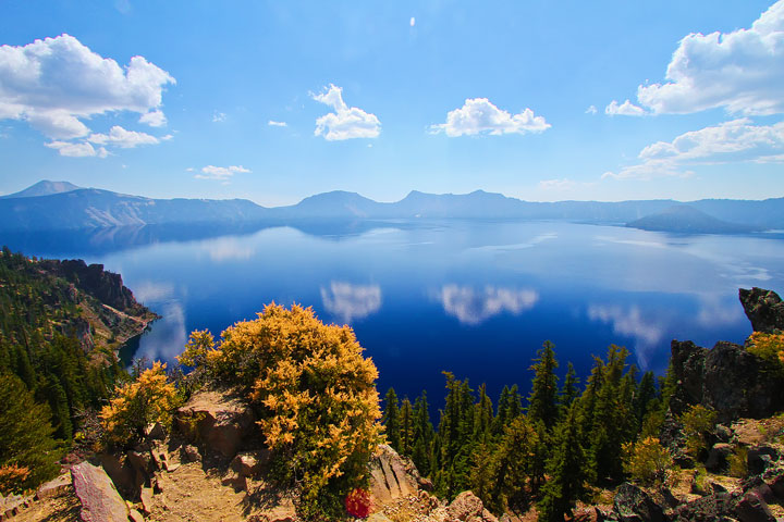 { PHOTOS } Crater Lake, Oregon: Home of the remarkably blue, crystal clear waters of the nation's deepest lake. www.kevinandamanda.com #travel