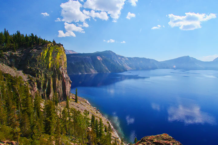 { PHOTOS } Crater Lake, Oregon: Home of the remarkably blue, crystal clear waters of the nation's deepest lake. www.kevinandamanda.com #travel