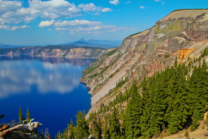 { PHOTOS } Crater Lake, Oregon: Home of the remarkably blue, crystal clear waters of the nation's deepest lake. www.kevinandamanda.com #travel