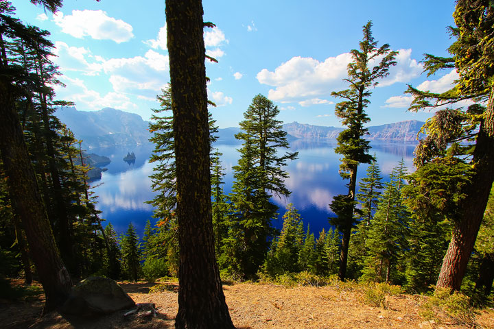 { PHOTOS } Crater Lake, Oregon: Home of the remarkably blue, crystal clear waters of the nation's deepest lake. www.kevinandamanda.com #travel