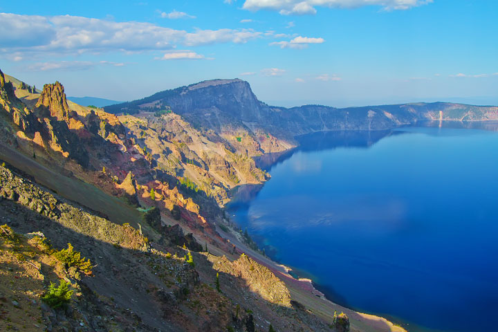 { PHOTOS } Crater Lake, Oregon: Home of the remarkably blue, crystal clear waters of the nation's deepest lake. www.kevinandamanda.com #travel