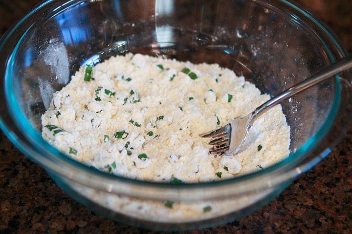 Salsa Verde Chicken #Recipe from www.kevinandamanda.com