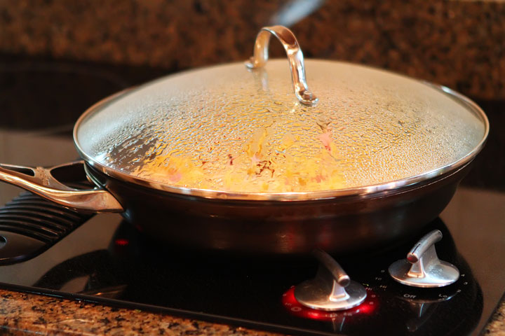 Peas, Ham, and Creamy Noodles -- A perfect, easy one dish skillet dinner, made in less than 15 mins! You even boil the noodles right in the skillet. www.kevinandamanda.com