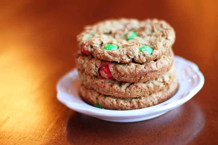 Handmade Christmas Idea: Cookie Mix in a Jar #Recipe + Free Printable Gift Tags kevinandamanda.com