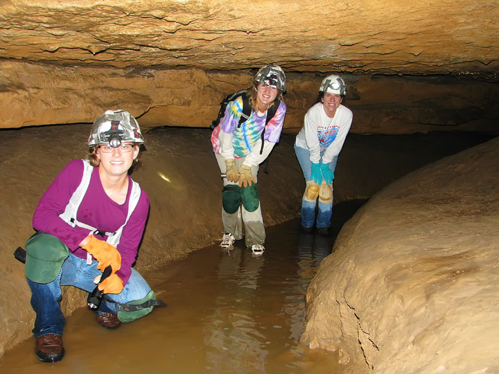 Exploring the Tunnels at Limrock Blowing Cave! 06