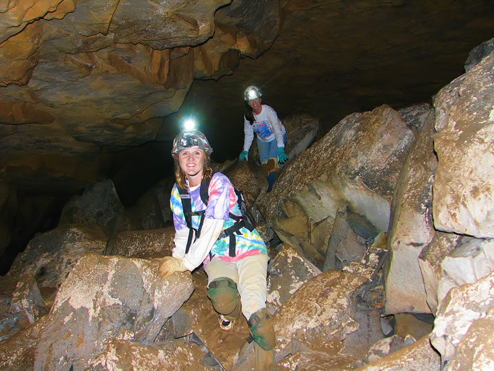 Exploring the Tunnels at Limrock Blowing Cave! 12