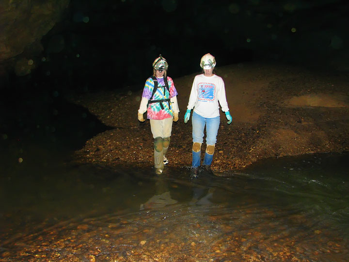 Exploring the Tunnels at Limrock Blowing Cave! 14