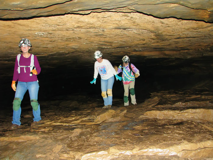 Exploring the Tunnels at Limrock Blowing Cave! 15