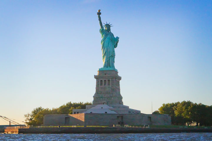 New-York-Media-Boat-Adventure-Sightseeing-Tour-22a