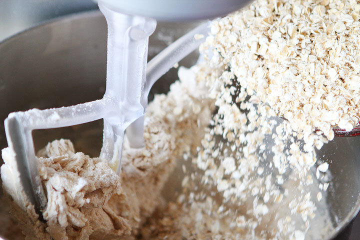 Homemade Oatmeal Buttercream Pies. These are so soft and chewy on the inside and buttery crisp on the outside. Perfect little sandwich cookies!