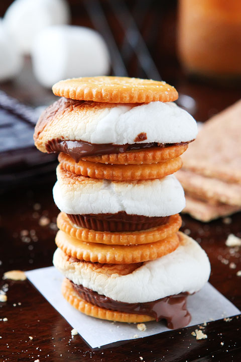 How to Throw a S'mores Party. Tips for setting up the perfect s'mores station!