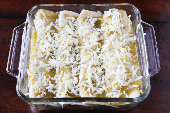 Dinner in 30 minutes: 4-Ingredient Salsa Verde Chicken Enchiladas