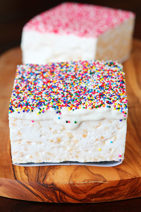 These are seriously the SOFTEST Rice Krispy Treats I have ever had!! They're like a cake!! Seriously so good and you can order them online!! Perfect for gifts!