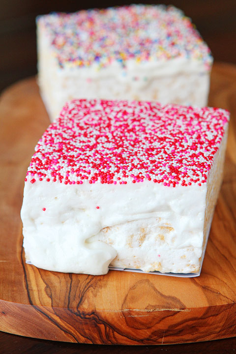 These are seriously the SOFTEST Rice Krispy Treats I have ever had!! They're like a cake!! Seriously so good and you can order them online!! Perfect for gifts!