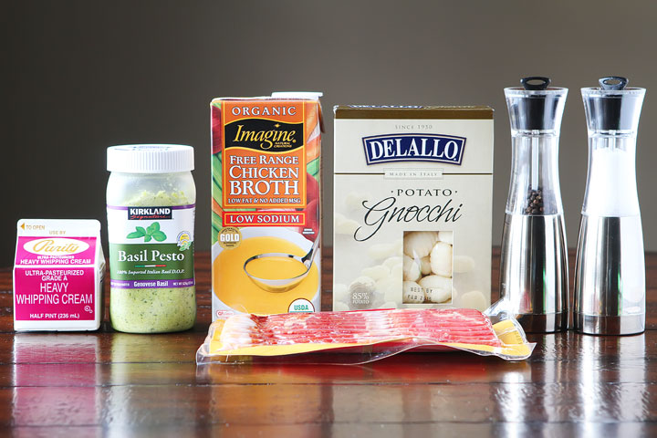 Creamy Pesto Gnocchi with Bacon & Parmesan. This creamy pesto alfredo sauce is incredible!!