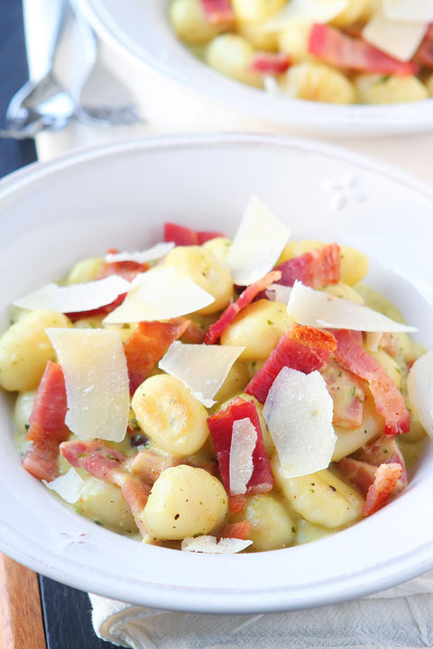 Creamy Pesto Gnocchi with Bacon & Parmesan. This creamy pesto alfredo sauce is incredible!!