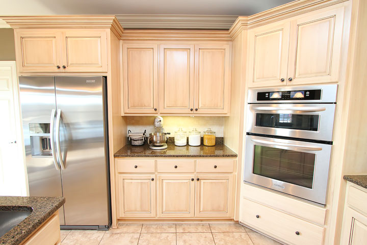 Stainless Steel KitchenAid Kitchen Makeover