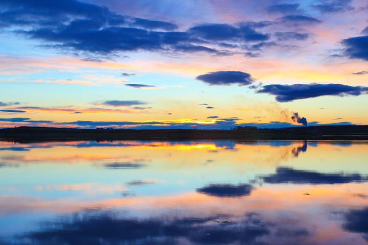 Sunrise at Beach Cottage B&B, Inverness, Scotland. Tips for Traveling to Scotland -- What to Do, See, & Eat. www.kevinandamanda.com