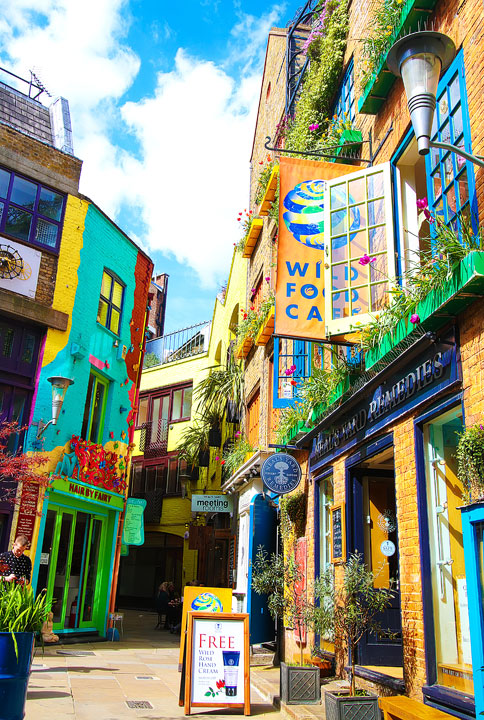 Neal's Yard, London. A secret courtyard in the colorful Covent Garden of London. www.kevinandamanda.com #travel #london #color